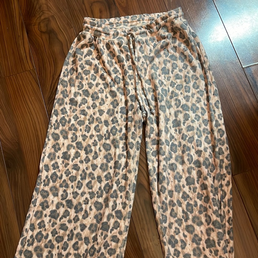 CHEETAH PRINT SWEATPANTS
